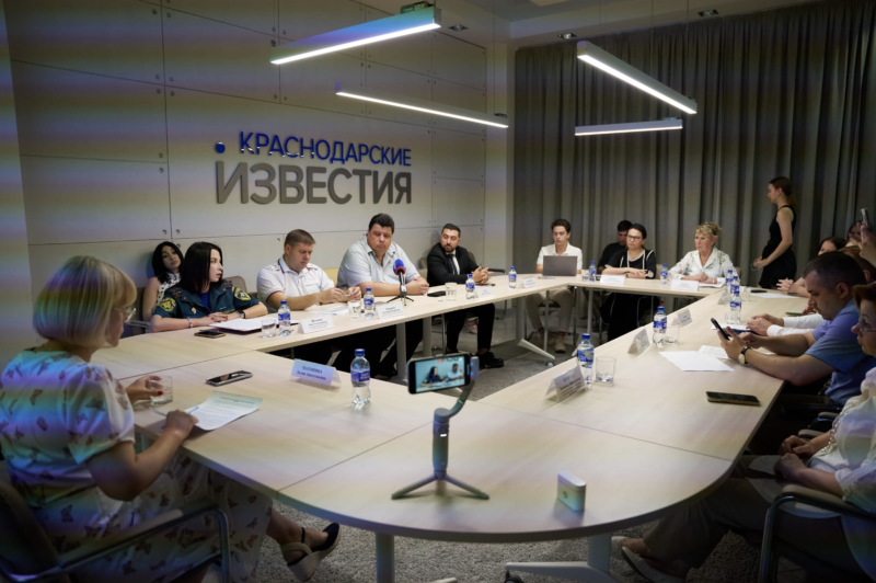 Заведующий детским травматологическим пунктом краевой БСМП Леонид Новак принял участие в круглом столе: «Детский травматизм: что нужно помнить родителям, чтобы не допустить трагедии?»