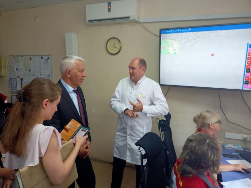 Академик Евгений Шляхто посетил краевую БСМП. 