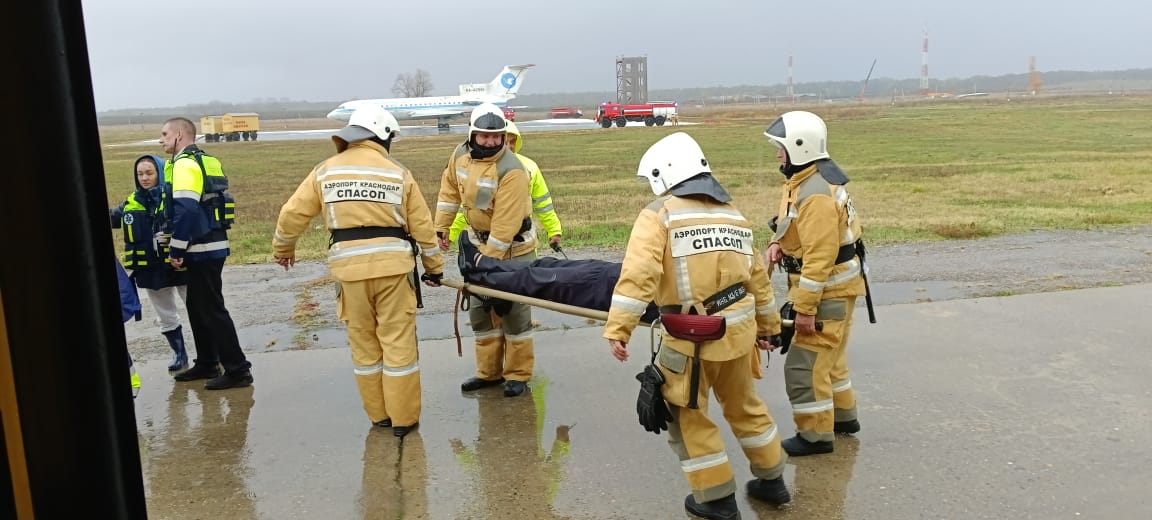 Сотрудники территориального центра медицины катастроф краевой БСМП потушили горящий самолёт.
