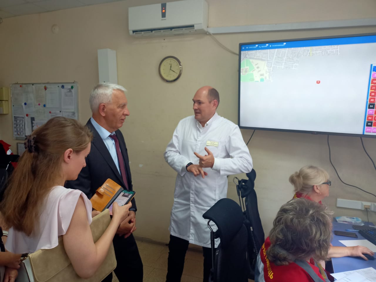 Академик Евгений Шляхто посетил краевую БСМП. 