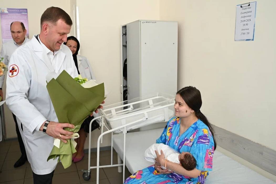 Глава Краснодара Евгений Наумов и Председатель городской Думы Краснодара Вера Галушко посетили краевую БСМП. Глава Краснодара Евгений Наумов и Председатель городской Думы Краснодара Вера Галушко посетили краевую БСМП.