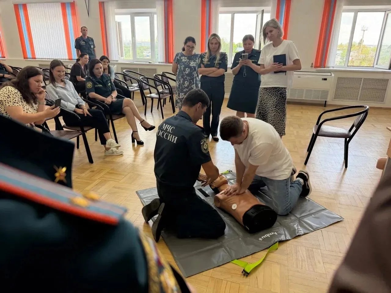 Cотрудники Территориального центра медицины катастроф краевой БСМП провели мастер-класс по первой помощи для Главного управления МЧС России по Краснодарскому краю.