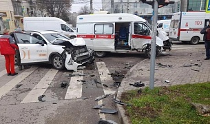 ДТП со Скорой произошло на улице Северной: пострадали 3 человека 