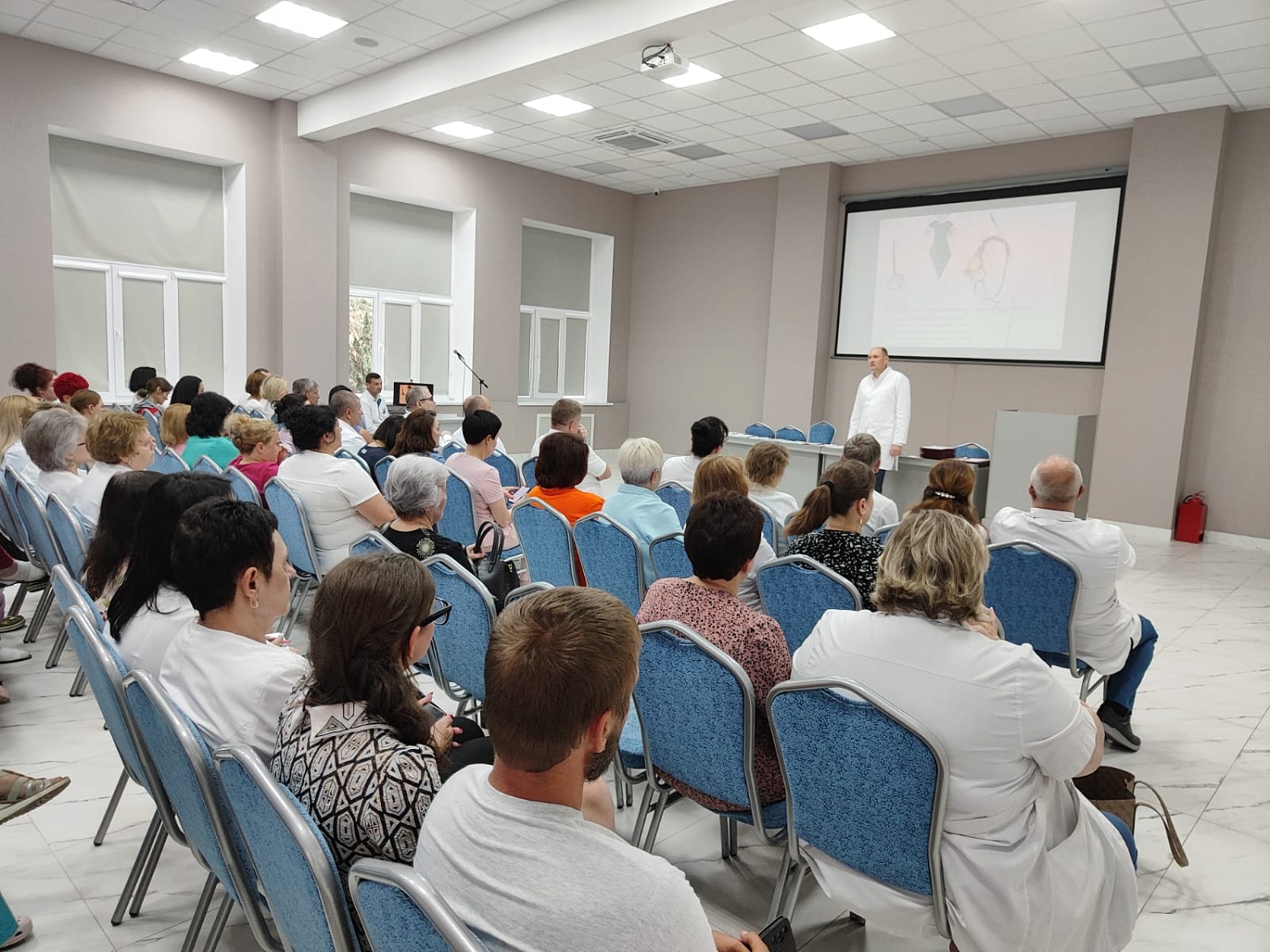 В краевой БСМП в преддверии дня медицинского работника наградили лучших сотрудников